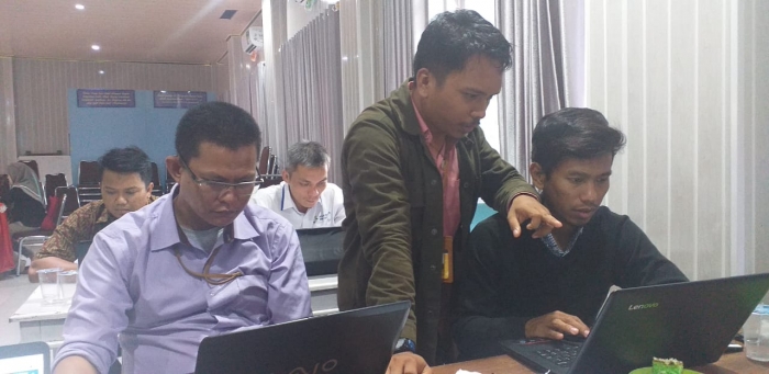 10 PROGRAM STUDI DI FKIP UNIMUDA SORONG LAKUKAN PENINJAUAN RENSTRA, RENOP dan PENGUATAN PENGELOLAAN WEBSITE serta E - LEARNING