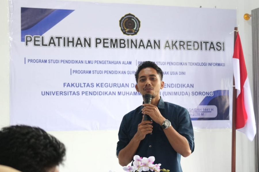 DEKAN FKIP BUKA PELATIHAN PEMBINAAN AKREDITASI BAGI 3 PROGRAM STUDI BERSAMA LPM