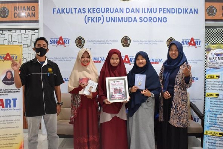 DEKAN FKIP UNIMUDA BERIKAN PENGHARGAAN KEPADA PESERTA LOLOS PENDANAAN HIBAH PKM _ PSH OLEH DIRJEN DIKTI