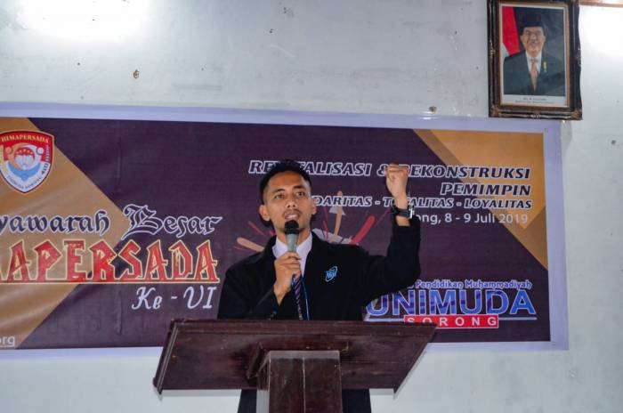 DEKAN FKIP UNIMUDA SORONG BUKA MUBES HIMAPERSADA KE VI