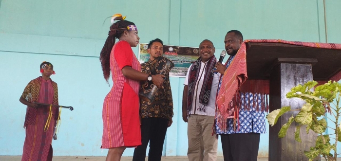 Sekda Maybrat Buka Kegiatan Forum komunikasi Mahasiswa Maybrat di Unimuda Sorong