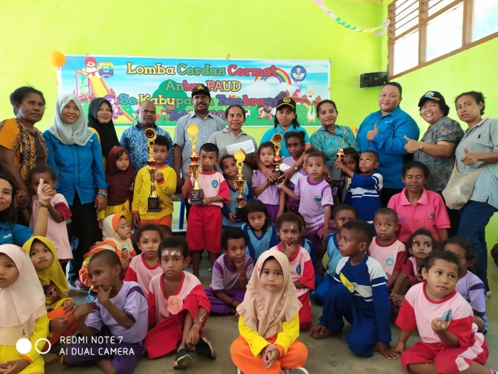 TIM KEMITRAAN UNIMUDA SORONG FASILITASI GEBYAR PAUD DI KABUPATEN TAMBRAUW MELALUI KEGIATAN LOMBA - LOMBA ANAK